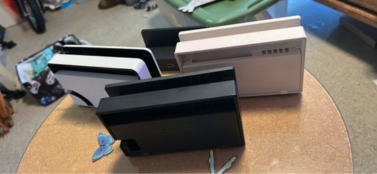 Nintendo switch docks