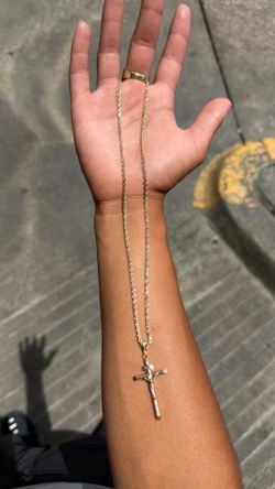 10k gold chain with pendant