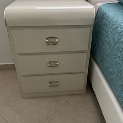 Nightstand/Dresser