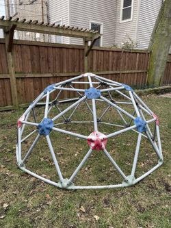 Geodesic Climbing Dome / Jungle Gym - Kids Outdoors