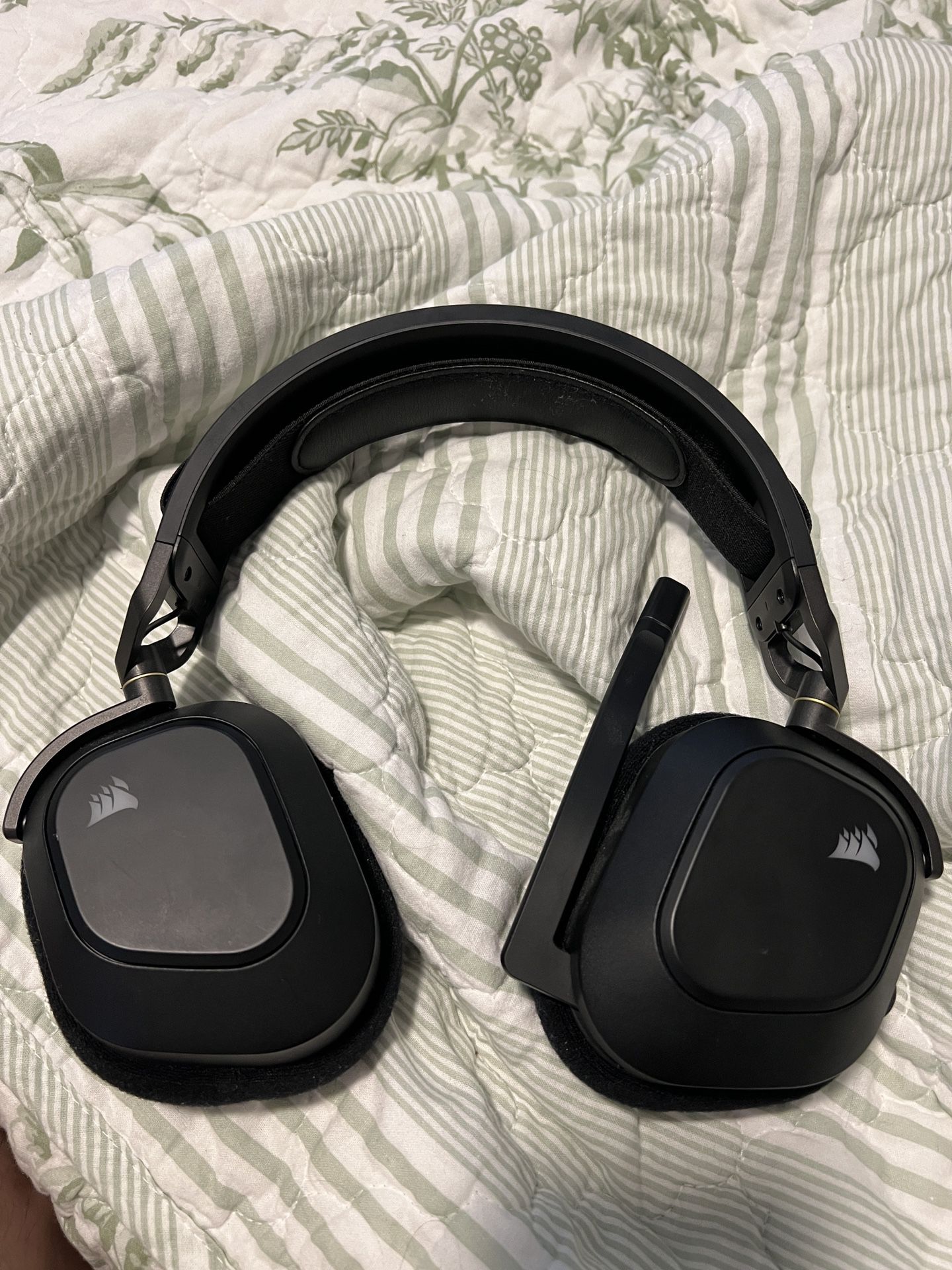 Corsair HS80 Gaming Headphones 