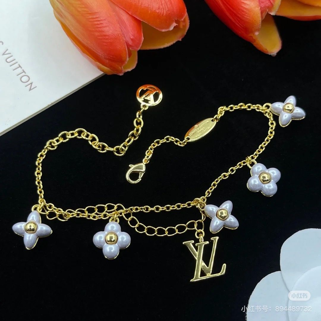 Bracelet With White Flower Motif