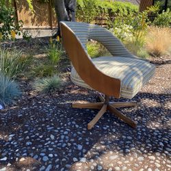 Vintage Mid Century Swivel Chair $175