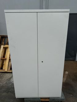 Storage cabinet