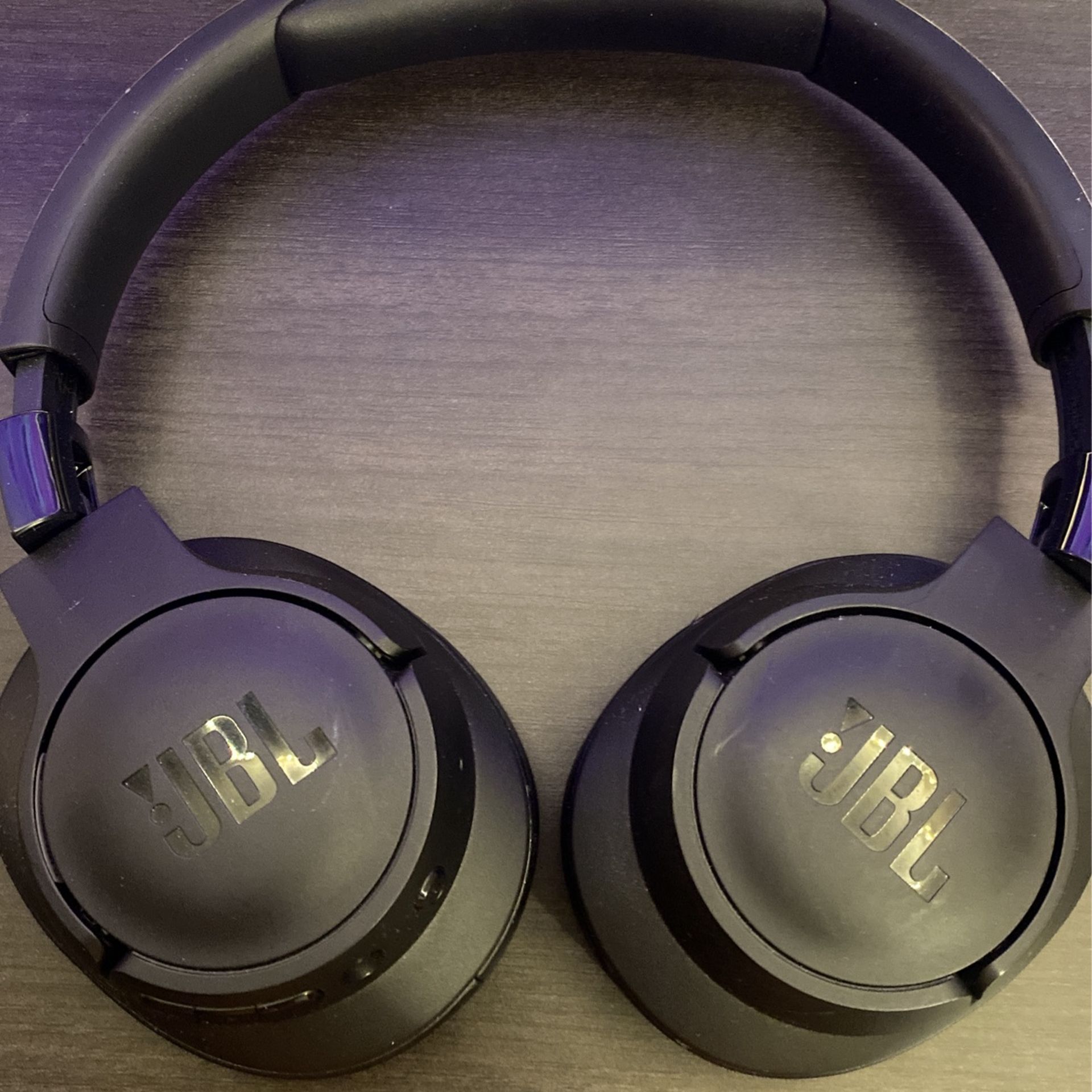 JBL wireless/bluetooth headphones