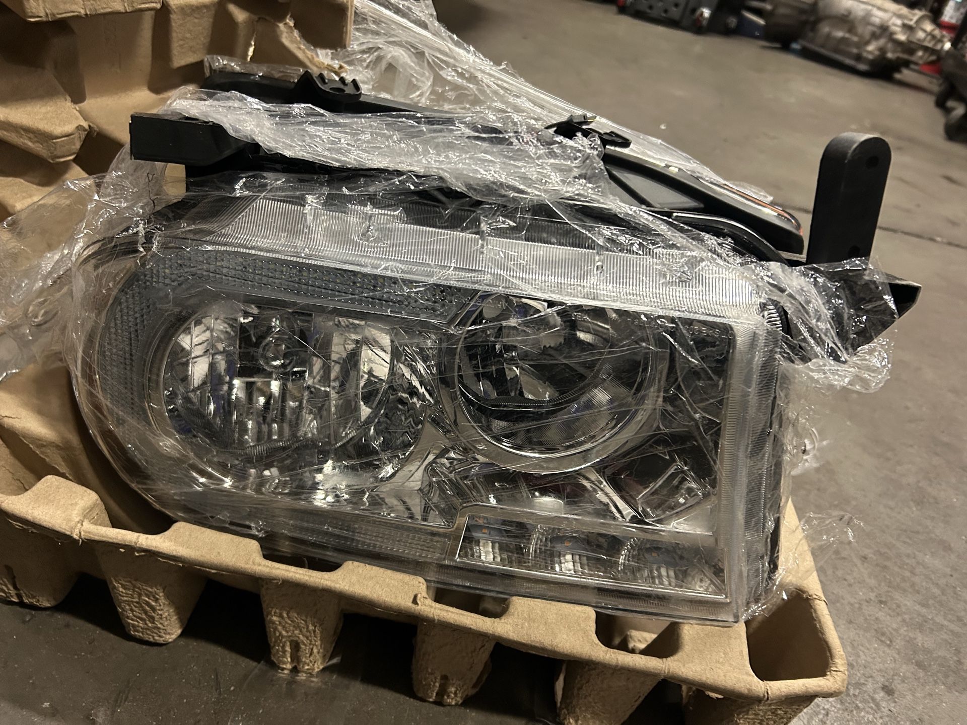 2016 Toyota Sequoia Headlights