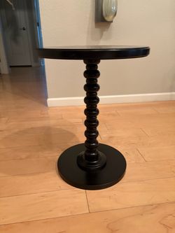 Black Round Spindle Pedestal Side Table