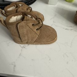 Baby UGG Neumel 02/03