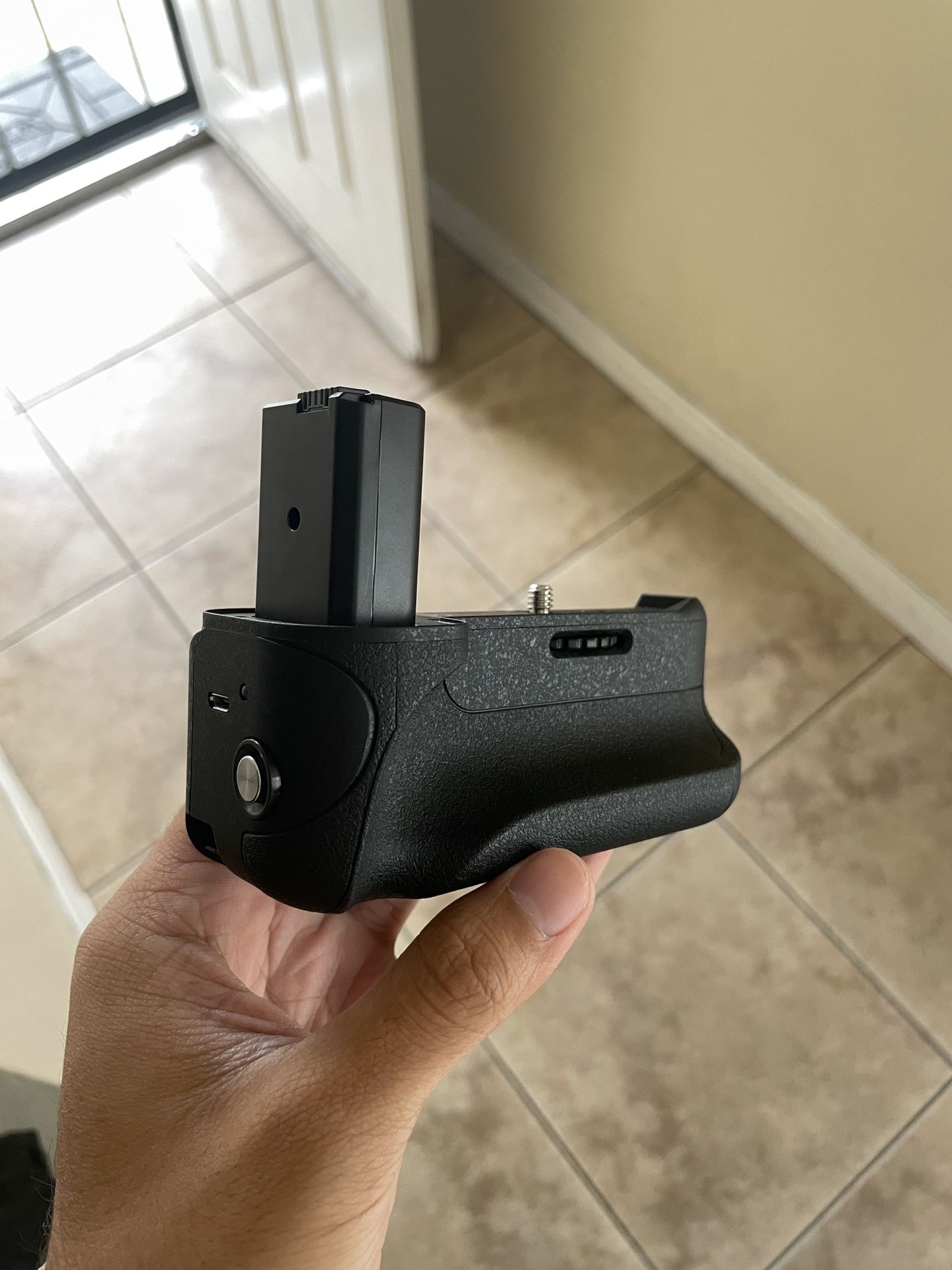 Vello Dslr Battery Grip 