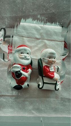 Vintage Christmas Mr Mrs Clause Salt Pepper Shakers 