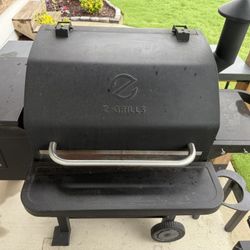 Smoker w/ Extra Hopper