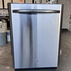 Maytag Stainless Steel Dishwasher – Model MDB8959SBS3 – Works Great