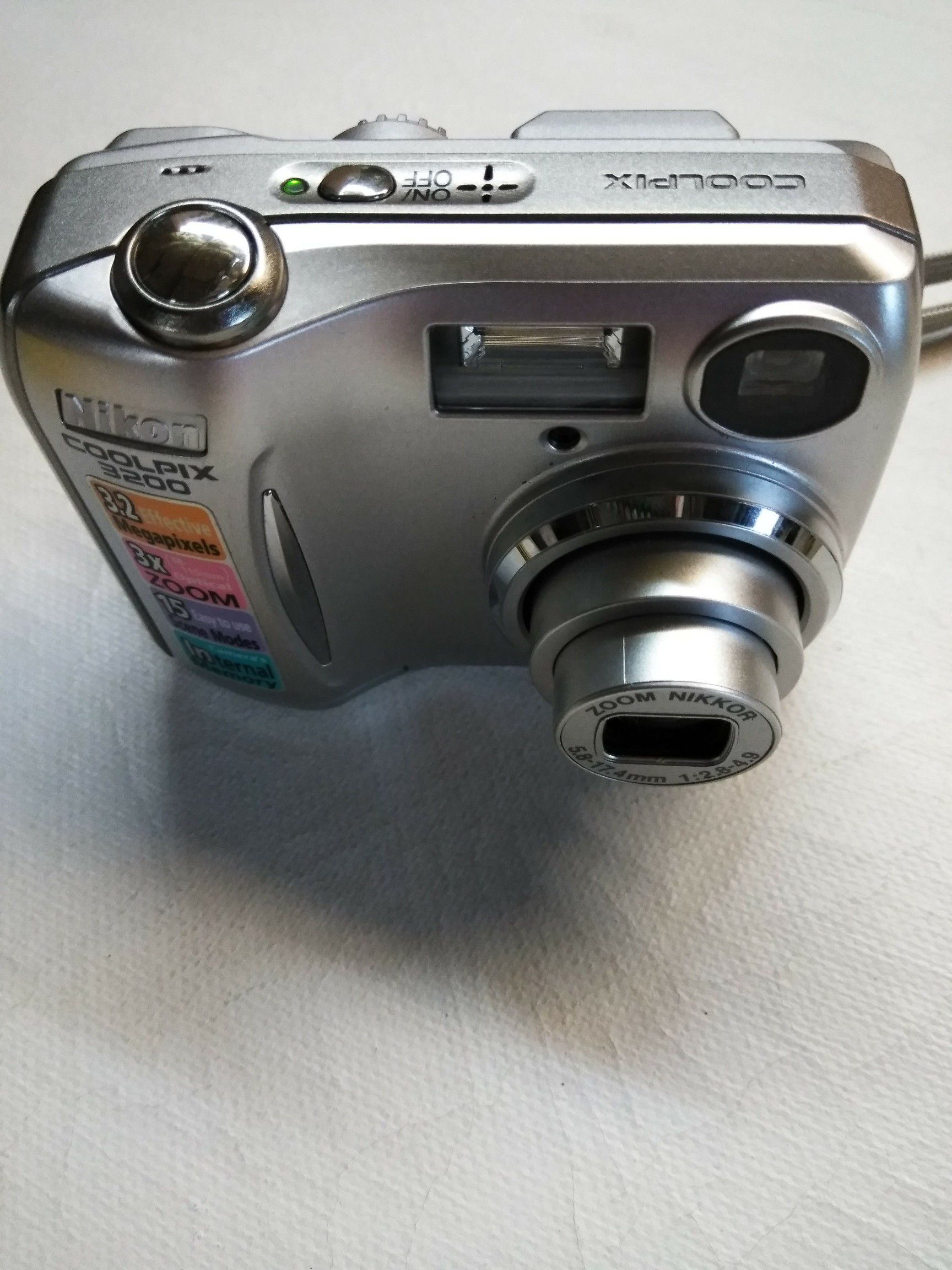 Nikon Coolpix 2200 digital camera