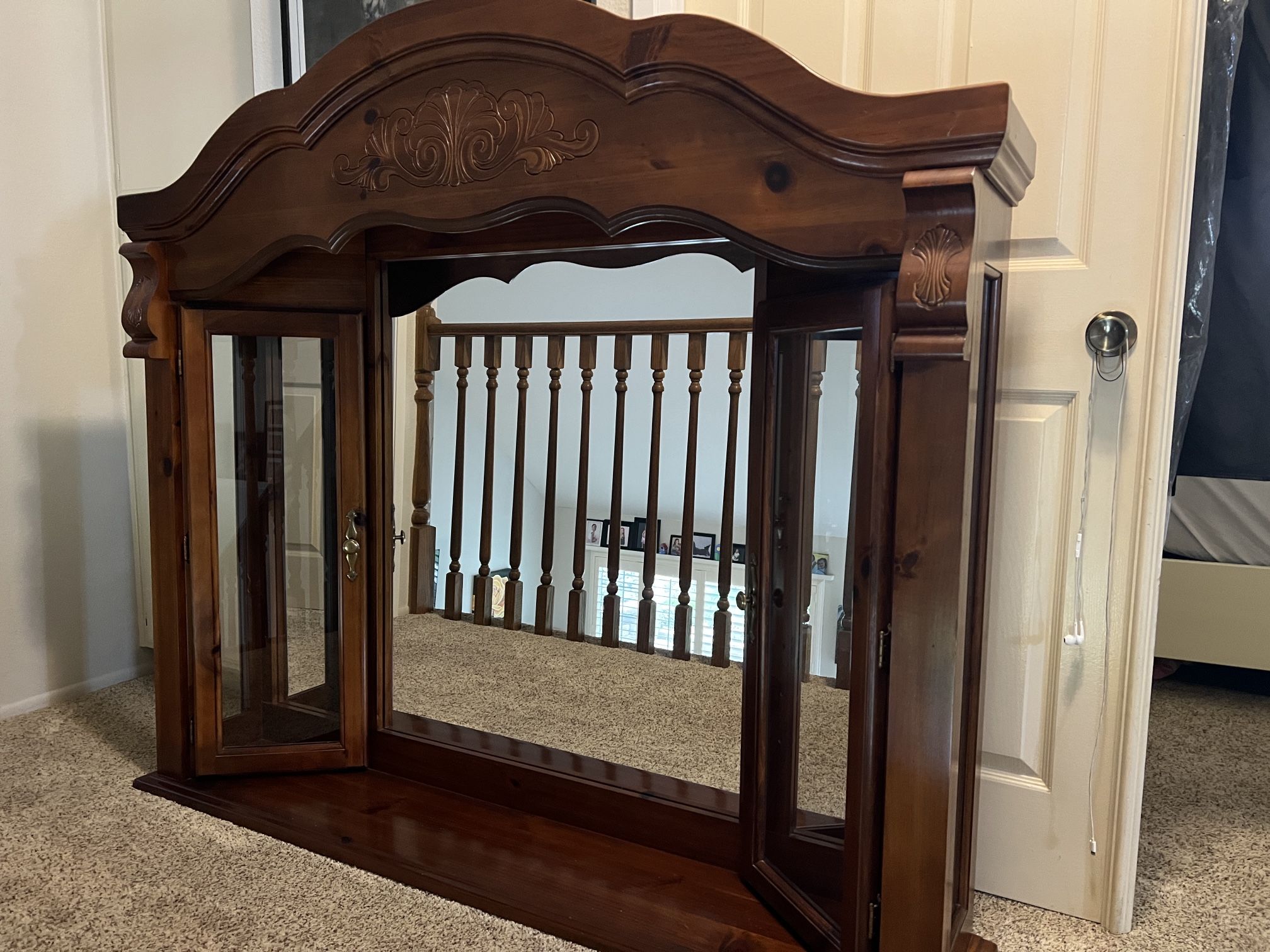 Mirror & Lighted Dresser Hutch