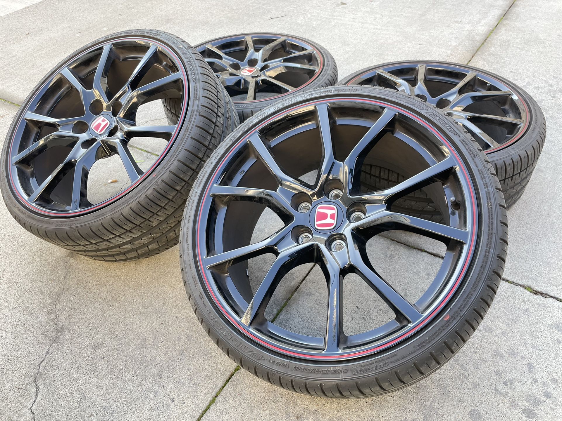 Like New Honda Civic Type R wheels and New Falken 235/40ZR20 97% Civic Wheels
