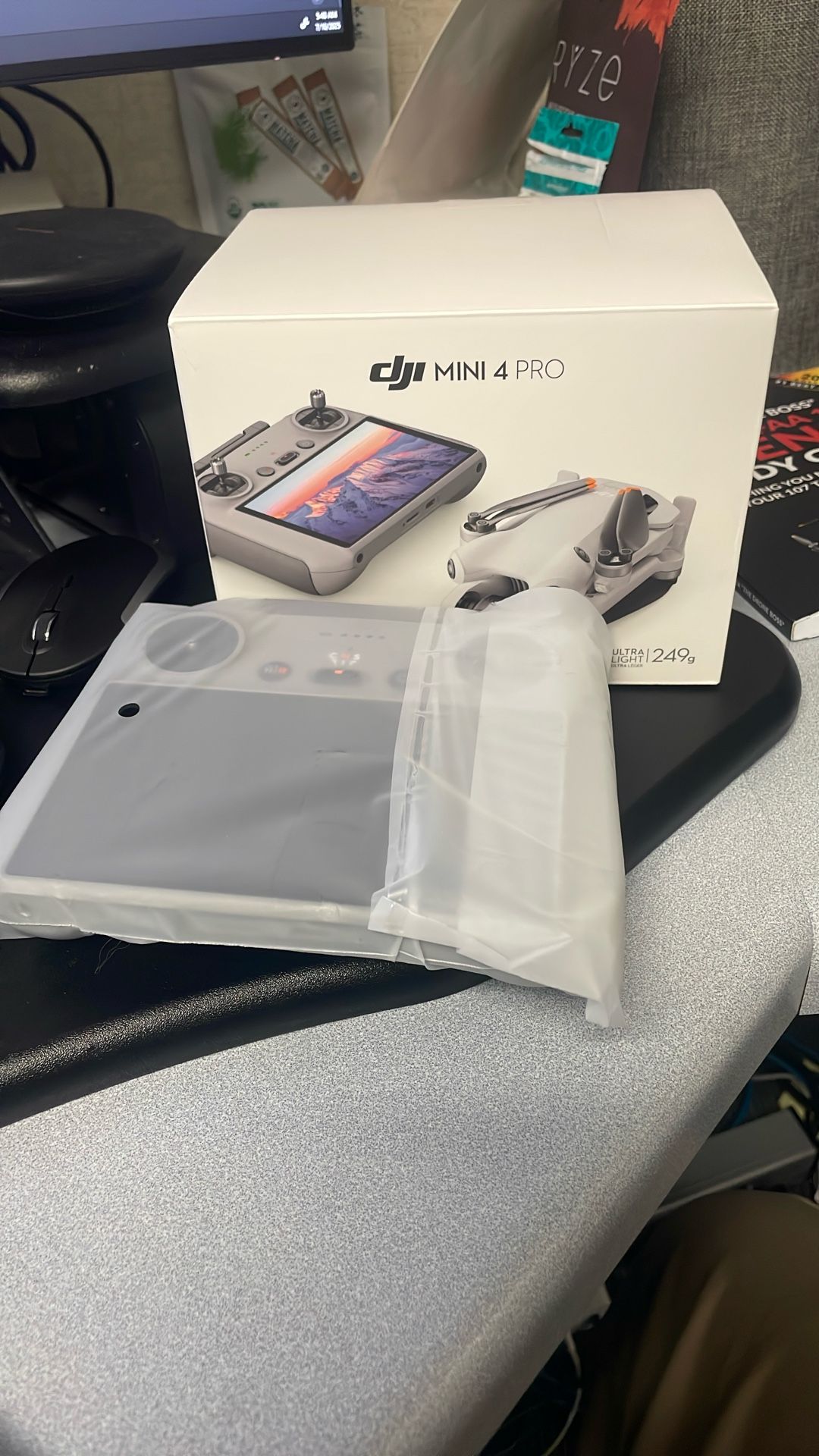 DJI RC2 w/ built in monitor controlller