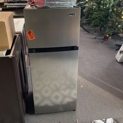 4.5 Cubic Feet Fridge