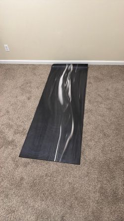 Lululemon Yoga mat