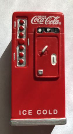 Coca Cola 2001 Town Square collection display model train vintage vending machine