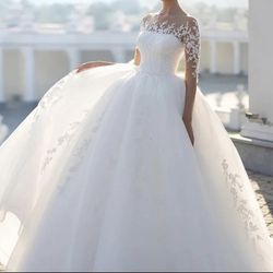 WEDDING DRESS  Size 4