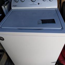  Mint condition whirlpool washer
