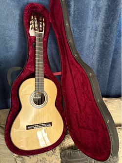 Classical guitar Cordoba c10