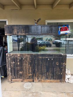 ***Pending***Fish tank, Saltwater 135 gal glass w/ sump