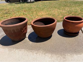 Assorted terra-cotta pots