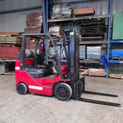 2010 Toyota 5000 lbs capacity forklift 