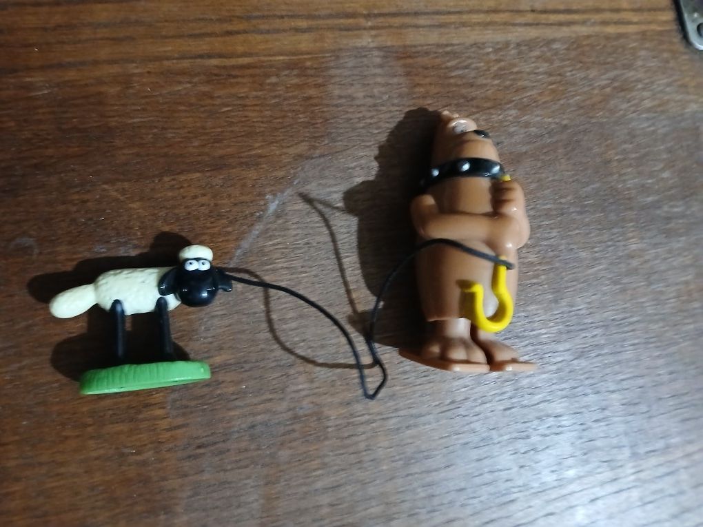 Vintage Collectable Kids Carl's Jr. Hardee's 2001 Wallace & Gromit plastic dog and sheep toy nostalgic