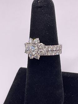 Diamond Flower Engagement Ring Set