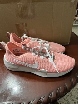 NWT Nike Pink Athletic Shoes Size 9