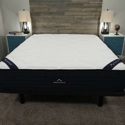 Like New Dream Cloud Full Size Mattress With Frame