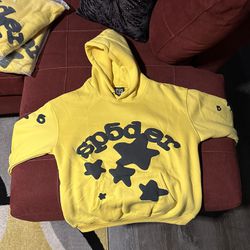 *Send Best Offer* Brand New Sp5der Beluga Hoodies Black And Yellow