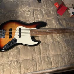 Fender Player Jazz Bass V Pau Ferro Fingerboard 3-Color Sunburst
