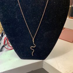 Dainty Snake Thin Chain Necklace 