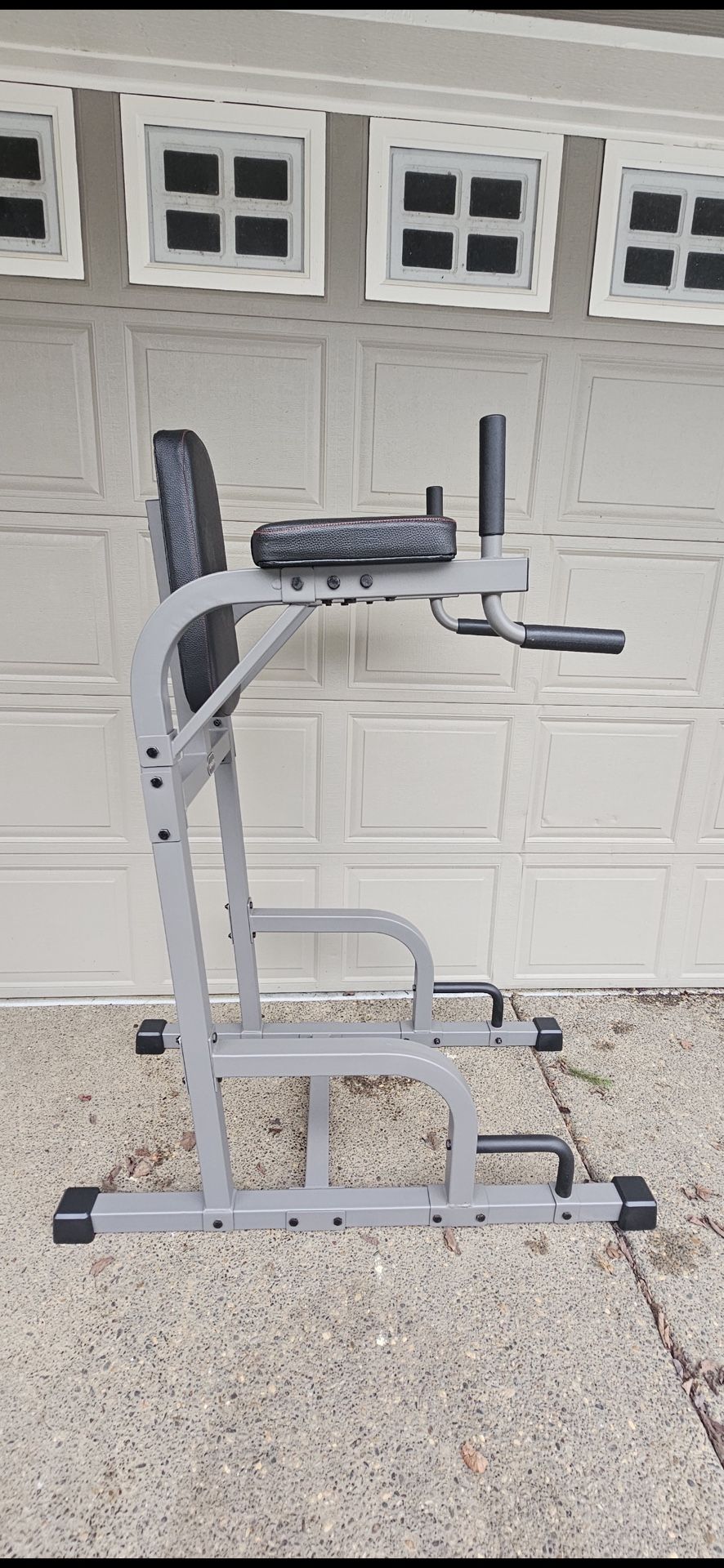 Captain’s Chair Leg Raise w/ Dip Stand & Push Up Station Asking $300 ($375 on website)