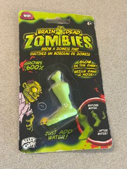 Glow in the Dark Zombie Foot Brain Dead Zombies Grow A Zombie Part Monster Toy