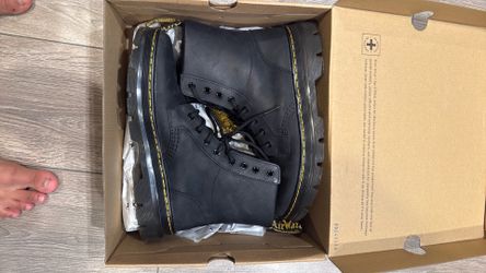 Size 9 men’s black doc martens air ware