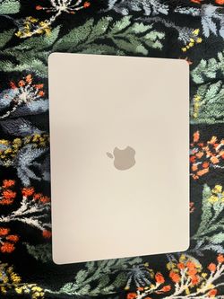 MacBook Air 13inch Laptop M3 16 GB. Memory 512GB SSD
