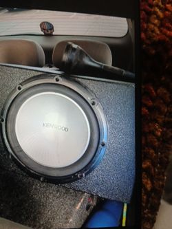 1 12 inch Kenwood sub in a pro box with a 2200watt 4 channel amp