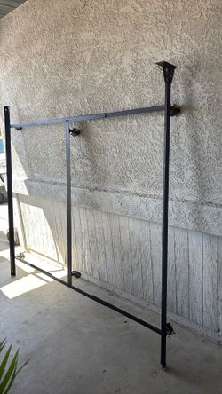Metal bed frame