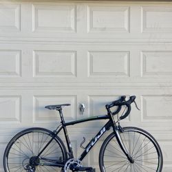 Fuji Sportif 2.5 Road Bike – 51cm Frame – 700c Wheels – 14 Speed Bicycle
