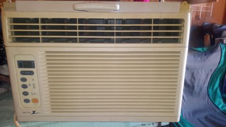 Zenith Air Conditioner for window