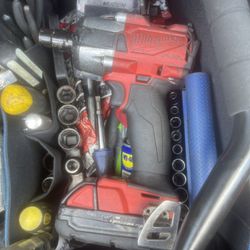 M18 Mid Torque 1/2 Inch Drive 1.5 Battery 