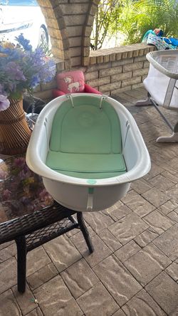 Frida baby bathtub