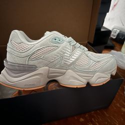 New! Women Sneakers!