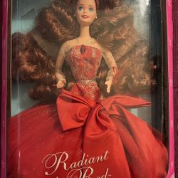 Vintage 1992 Toys ‘R’ Us Exclusive Radiant On Red Barbie