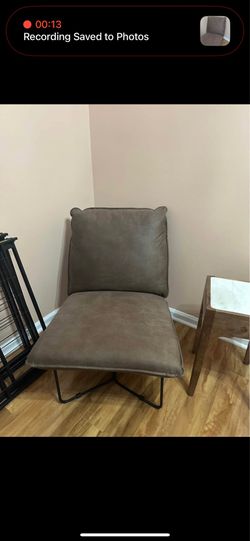 Accent chair