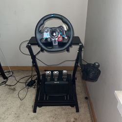Logitech G29 Driving Force Racing Wheel and Floor Pedals